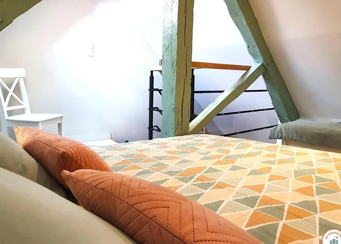 La Plume De Malherbe - Parking - Coup De Coeur Caen