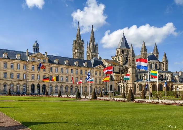 La Plume De Malherbe - Parking - Coup De Coeur Caen